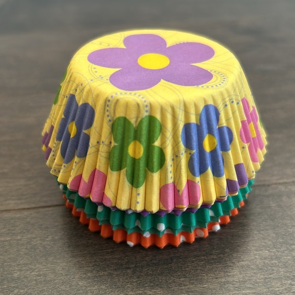 Colourful Cupcake Liner Baking Cups, Paper Kitchen Birthday, Floral Polka Dot - Picture 5 of 5
